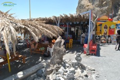 Embros Thermae Kos - Plaja amenajat cu beach bar , sezlong-uri si umbrelute